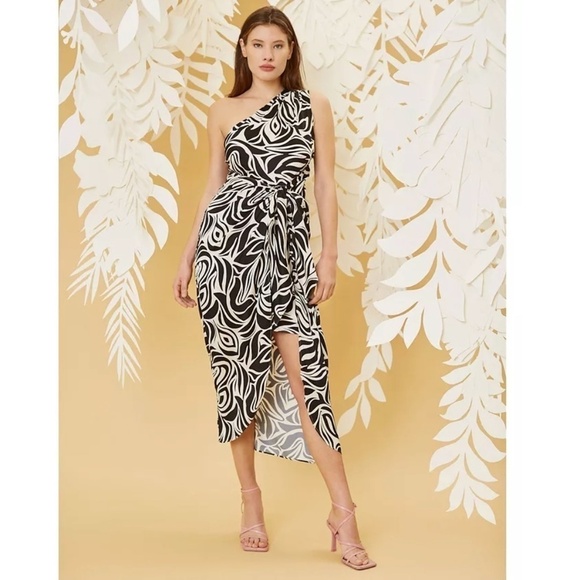 Donna Morgan Dresses & Skirts - Donna Morgan Printed One Shoulder Tie Waist Dress with Draped Skirt Size 4